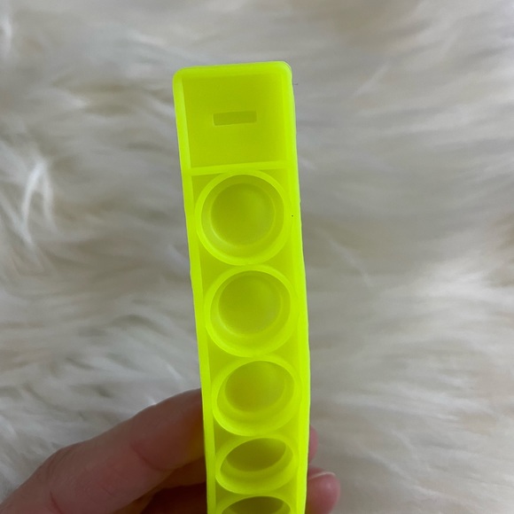 Solid Colored Bubble Push Pop Silicone Bracelet NWT - Picture 8 of 9